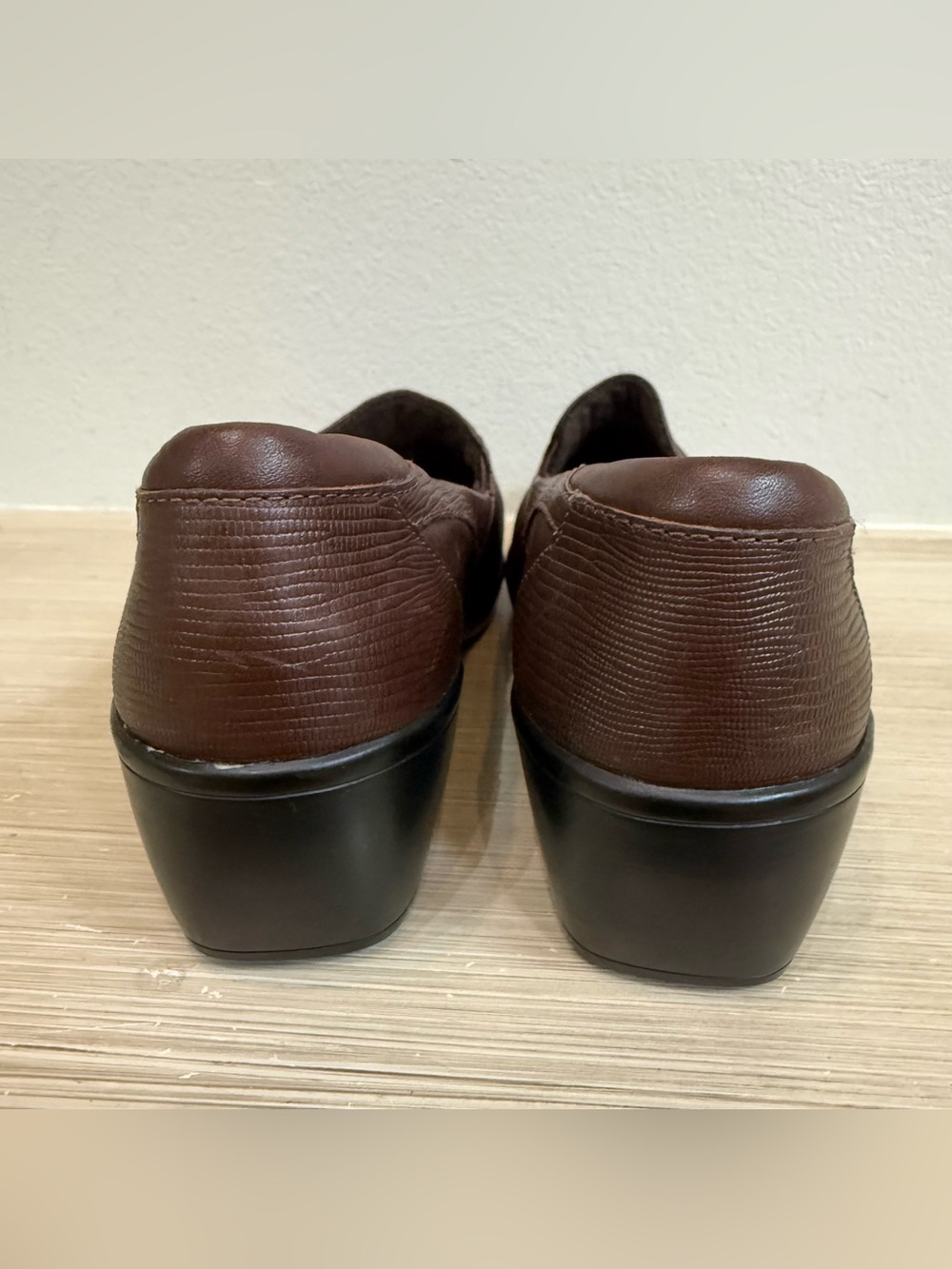 Clarks Women's Brown Slip-On Comfort Loafers size 9 - Picture 5 of 7